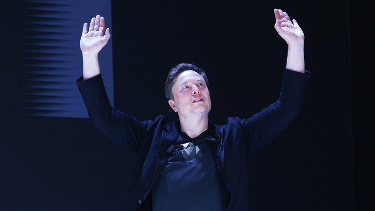 Elon Musk Drone Swarms Will Outperform Fighter Jets